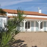 Spacieuse Avec Terrasse En Bord De Et Animaux Acceptes - Fr-1-22-249 *