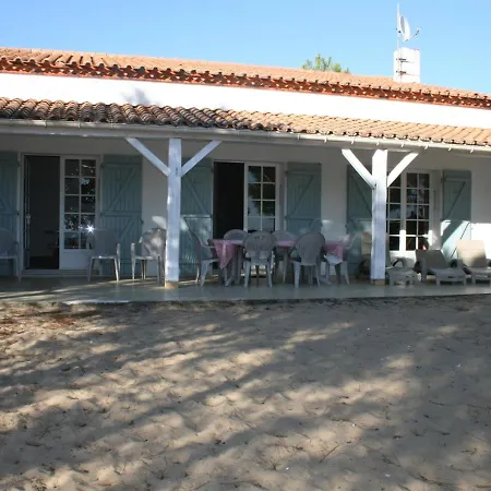 Spacieuse Avec Terrasse En Bord De Et Animaux Acceptes - Fr-1-22-249 *