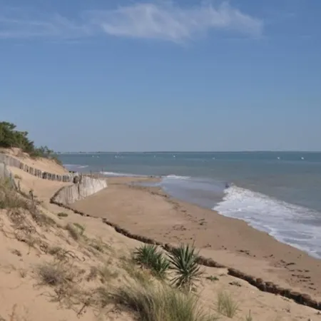Spacieuse Avec Terrasse En Bord De Et Animaux Acceptes - Fr-1-22-249 * La Tranche-sur-Mer