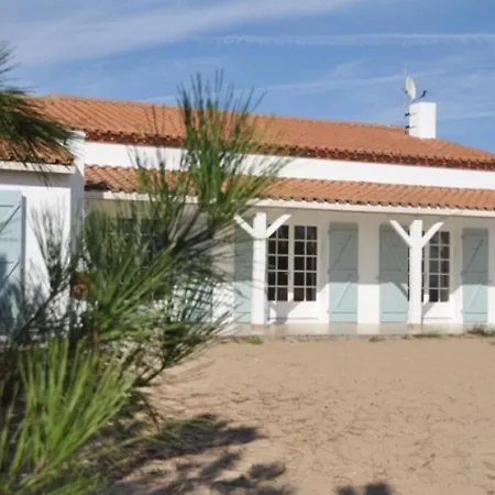 Spacieuse Avec Terrasse En Bord De Et Animaux Acceptés - Fr-1-22-249 *