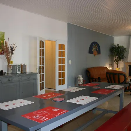 Spacieuse Avec Terrasse En Bord De Et Animaux Acceptes - Fr-1-22-249 La Tranche-sur-Mer