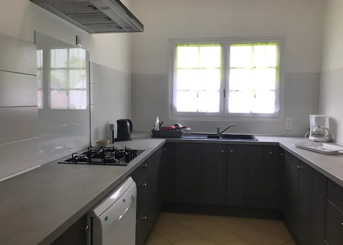 Spacieuse Avec Terrasse En Bord De Et Animaux Acceptes - Fr-1-22-249 Holiday home *